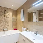 Duplex Centre *